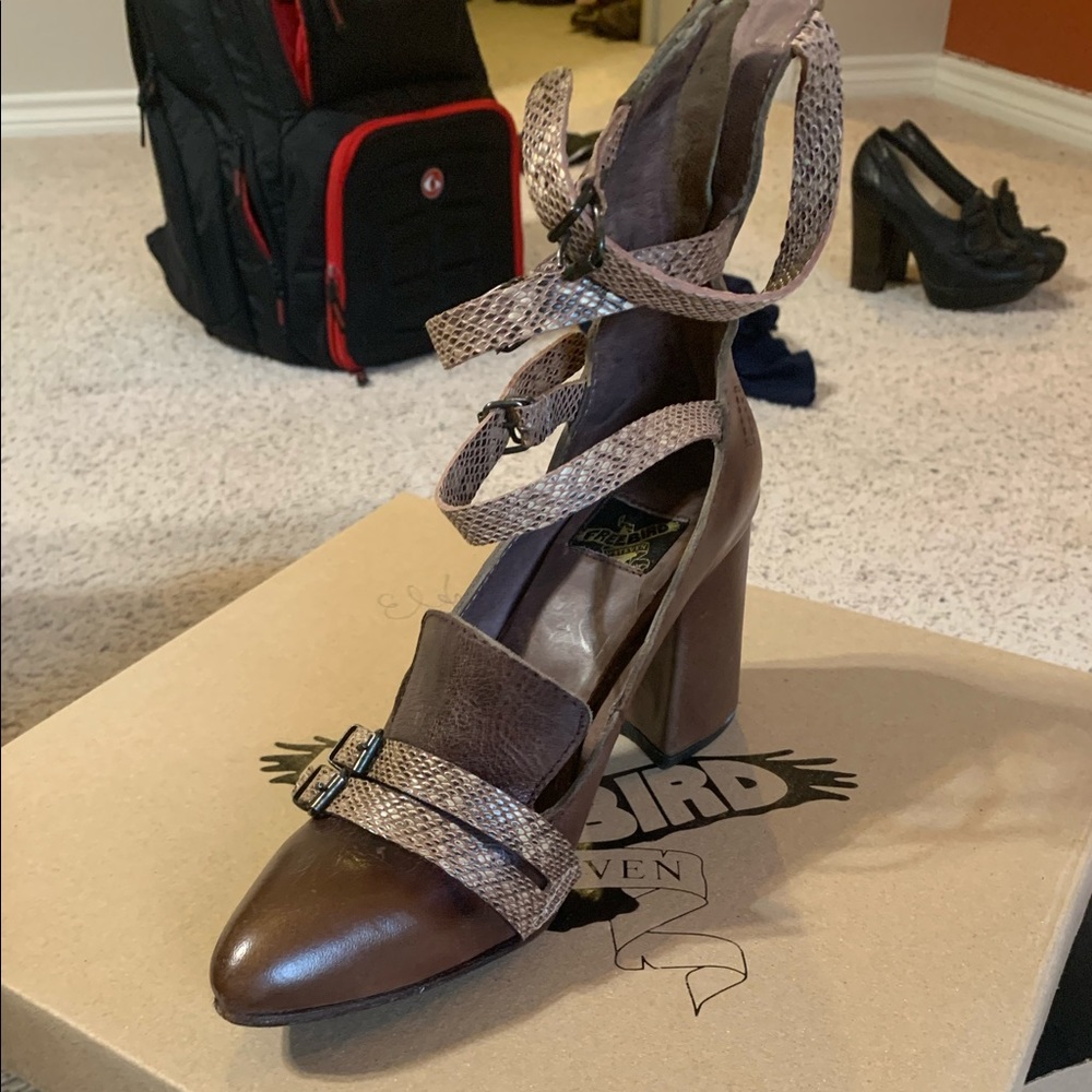 New Freebird size 7 Mary Jane block heel